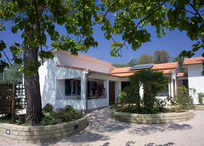 Aparthotel Tallinucci Lacona